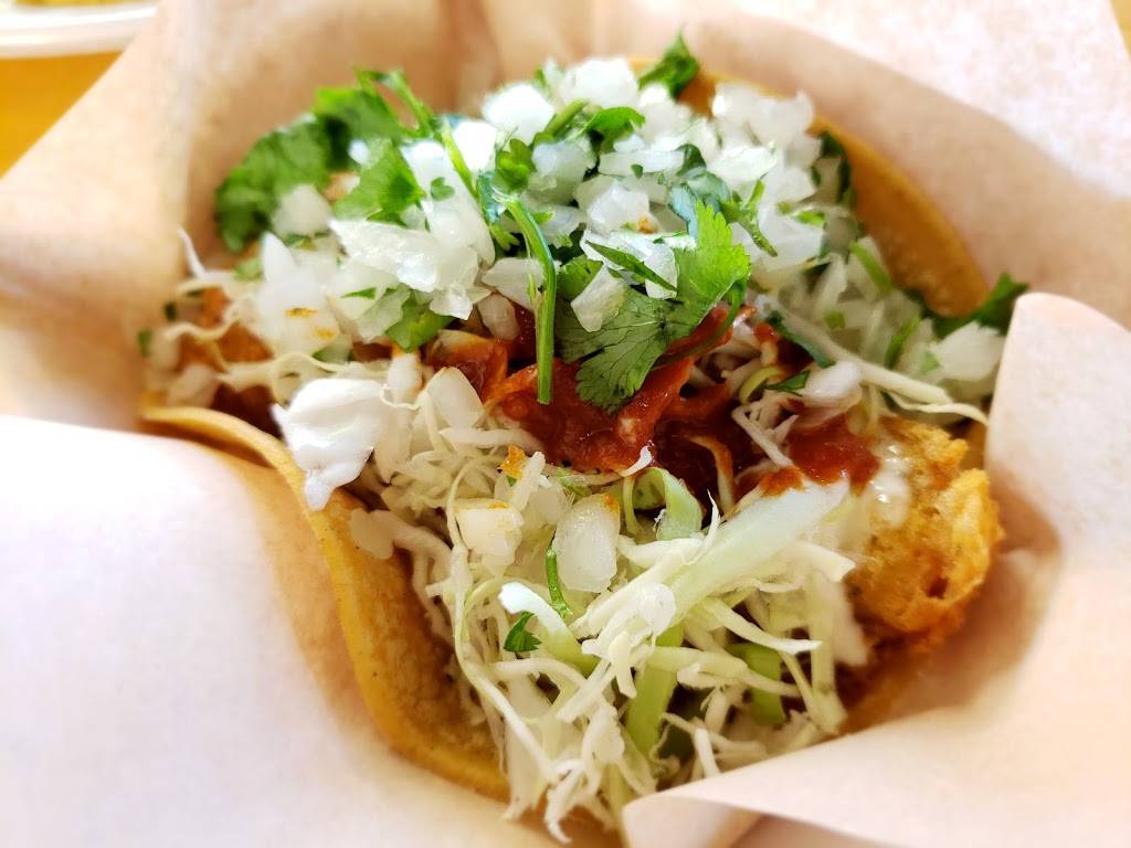 Rubios | restaurant | 27055 McBean Pkwy, Valencia, CA 91355, USA | 6612542239 OR +1 661-254-2239