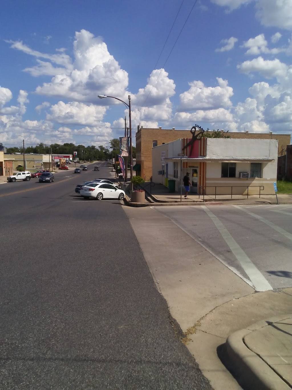 Superior Burger Bar | restaurant | 101 Central Ave, Elgin, TX 78621, USA | 5122854348 OR +1 512-285-4348