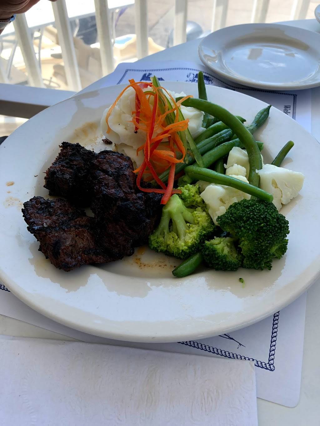 TUGBOATS | restaurant | 11 Arlington St, West Yarmouth, MA 02673, USA | 5087756433 OR +1 508-775-6433