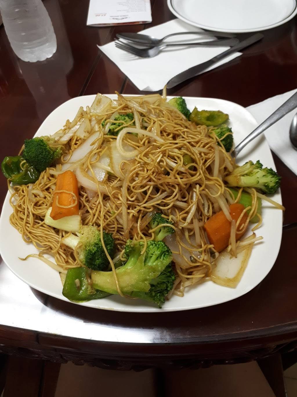Young Chow Garden Restaurant | restaurant | 918 Innisfil Beach Rd, Innisfil, ON L9S 2C2, Canada | 7054318688 OR +1 705-431-8688