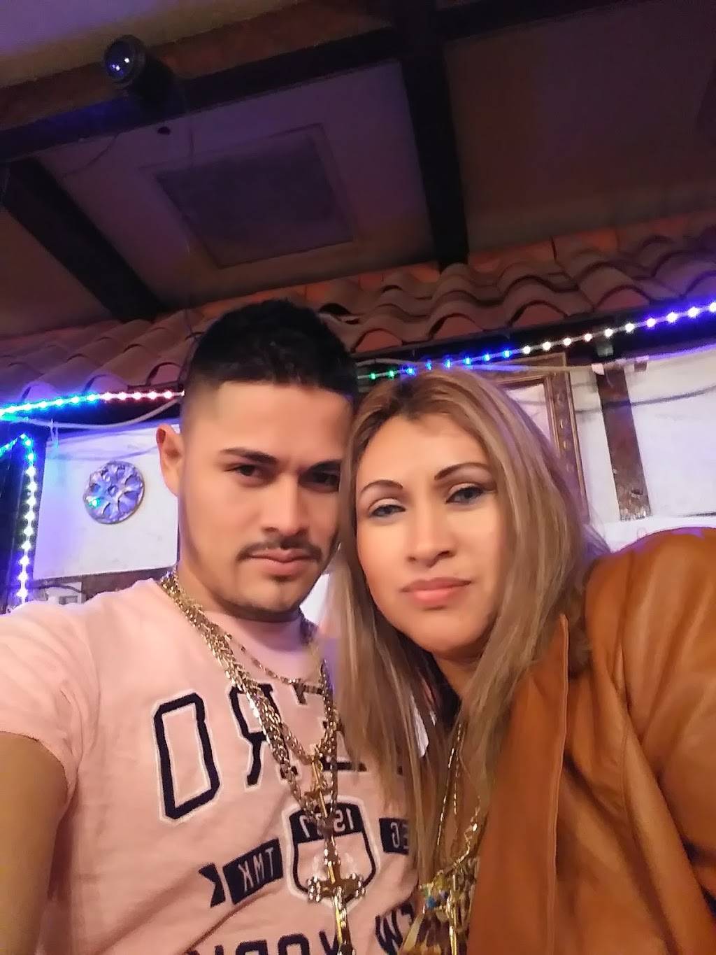 The Castle Restaurant | restaurant | Brooklyn Park, 3720 Potee St, Baltimore, MD 21225, USA | 4105392628 OR +1 410-539-2628