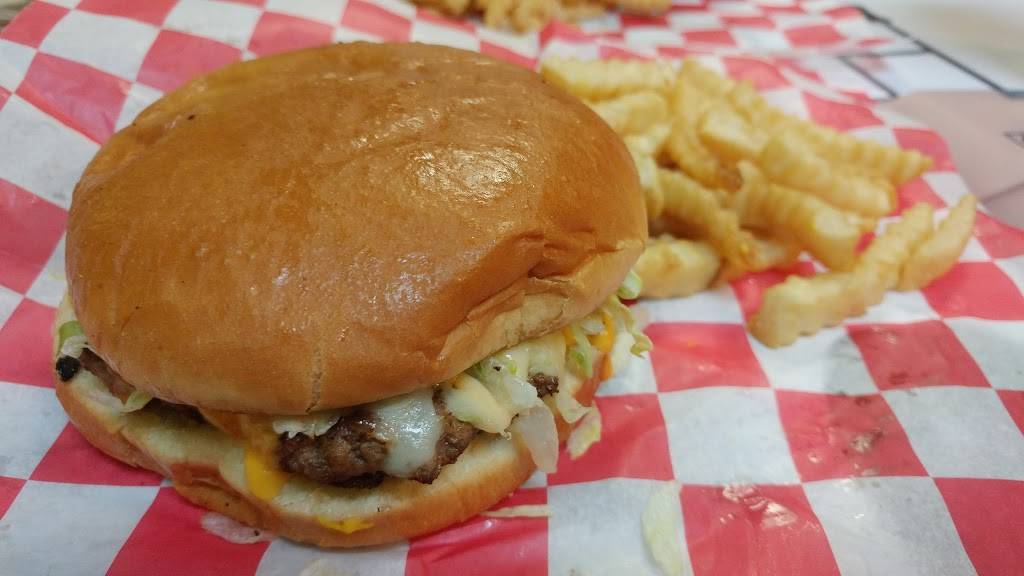 Joe Mamas | restaurant | 63 Wisteria Pl, Millbrook, AL 36054, USA | 3342851881 OR +1 334-285-1881