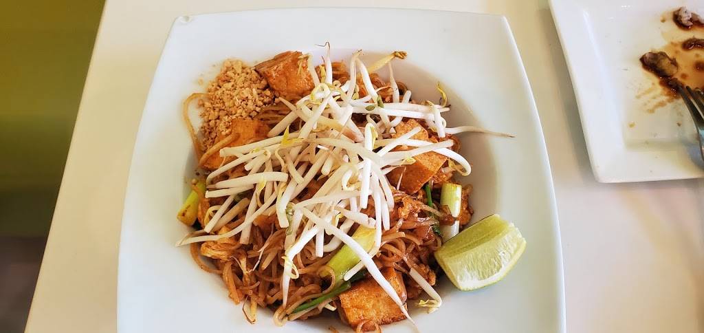 Silver Spoon Thai & Sushi | restaurant | 2929 SW 160th Ave, Miramar, FL 33027, USA | 9544318868 OR +1 954-431-8868