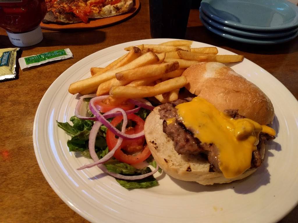 East Side Marios Quebec (Fleur de Lys) | restaurant | Place Fleur de Lys, 550, boul, Québec, QC G1M 2S6, Canada | 4186482922 OR +1 418-648-2922