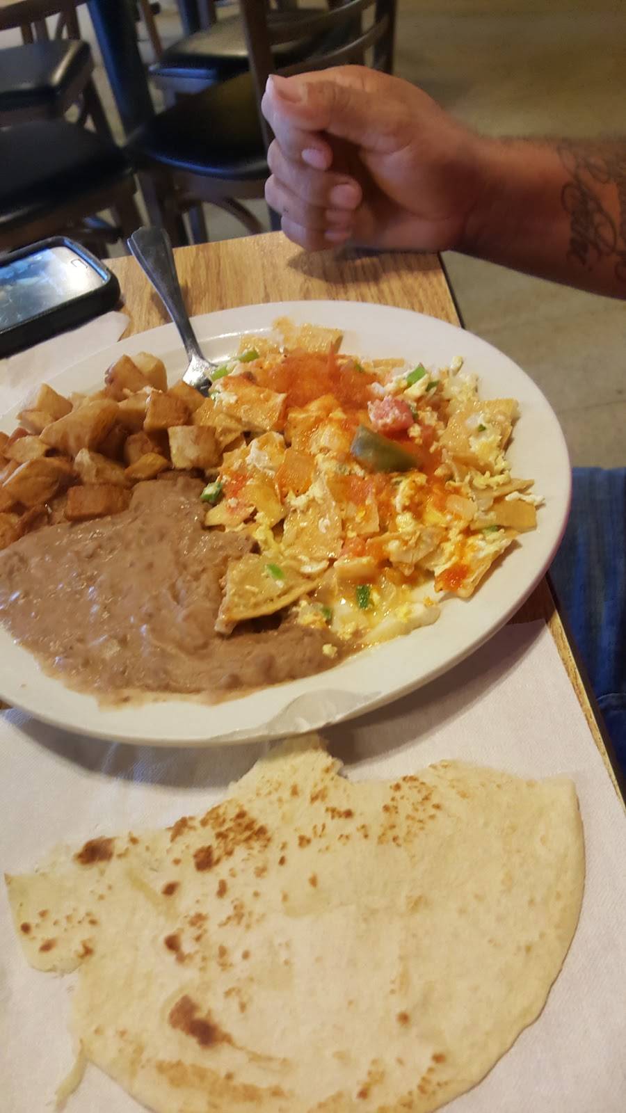 Dos Julios Mexican Restaurant | restaurant | 2031 McCauley Ave, San Antonio, TX 78224, USA | 2109242361 OR +1 210-924-2361