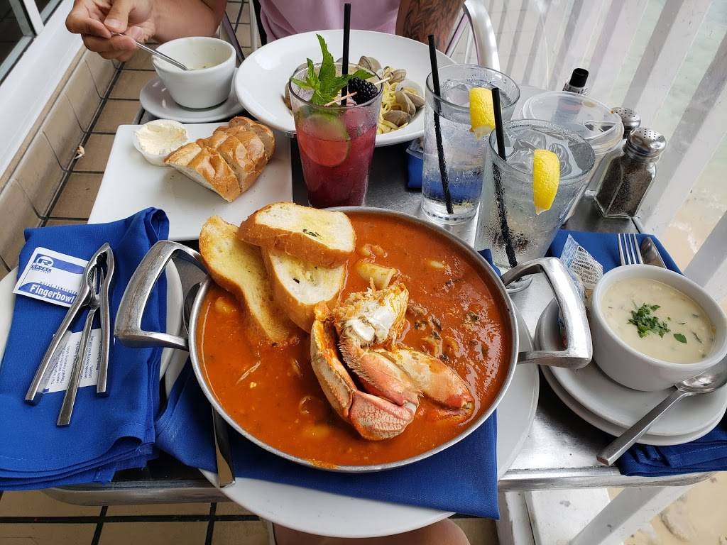 Louie Linguinis | restaurant | 660 Cannery Row, Monterey, CA 93940, USA | 8316488500 OR +1 831-648-8500