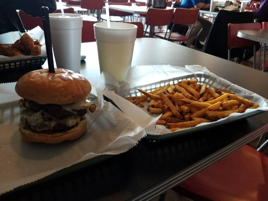 Mojos Famous Burgers | restaurant | 21 Plaza Dr, Travelers Rest, SC 29690, USA | 8646102657 OR +1 864-610-2657