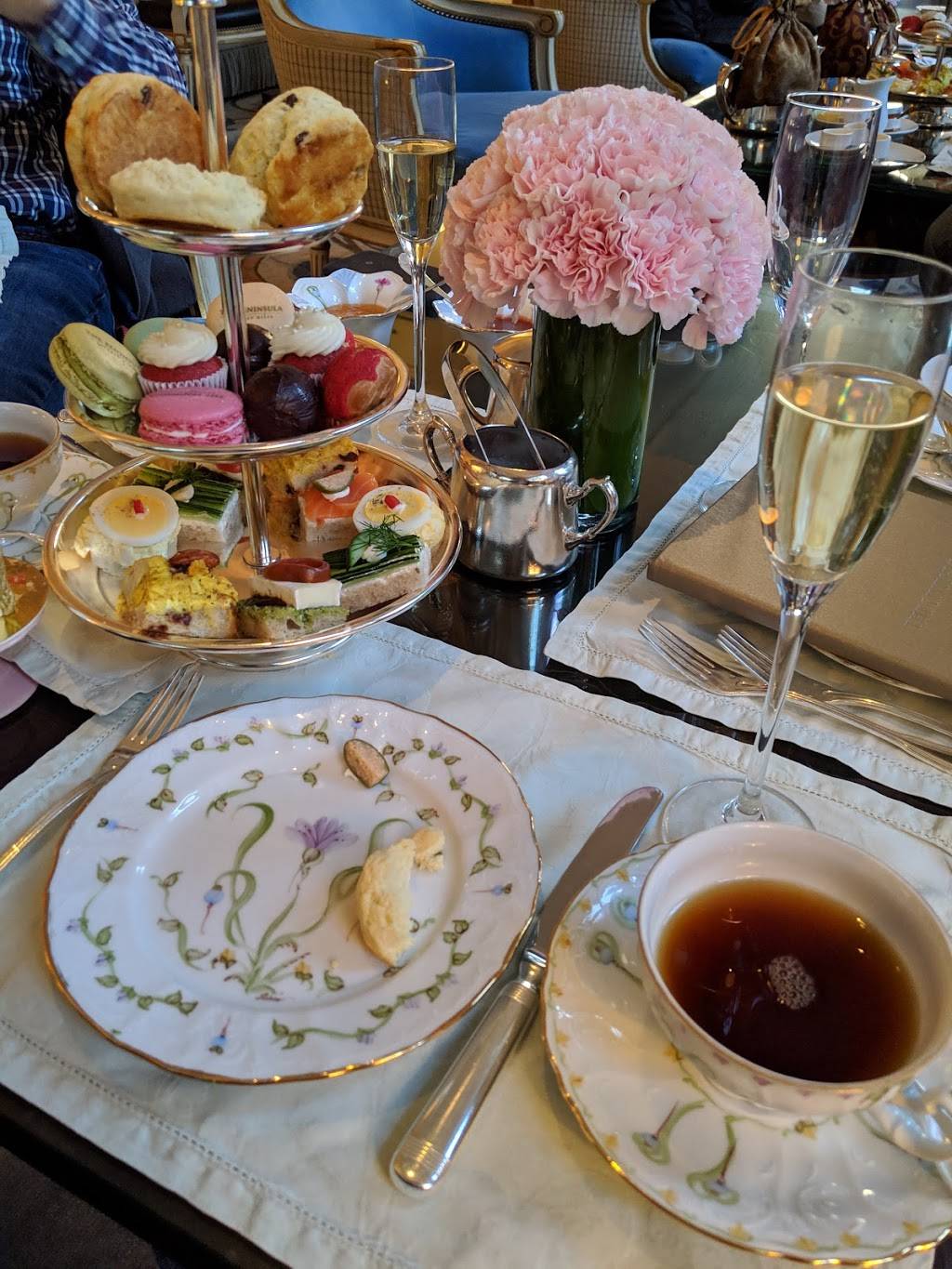 The Living Room at The Peninsula | night club | 9882 S Santa Monica Blvd, Beverly Hills, CA 90212, USA | 3109752736 OR +1 310-975-2736