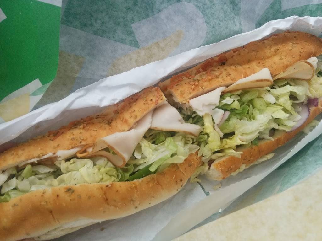 Subway | meal takeaway | Woodland Park Plaza, 100 Jamieson Pkwy Unit 5, Cambridge, ON N3C 4B3, Canada | 5196585033 OR +1 519-658-5033