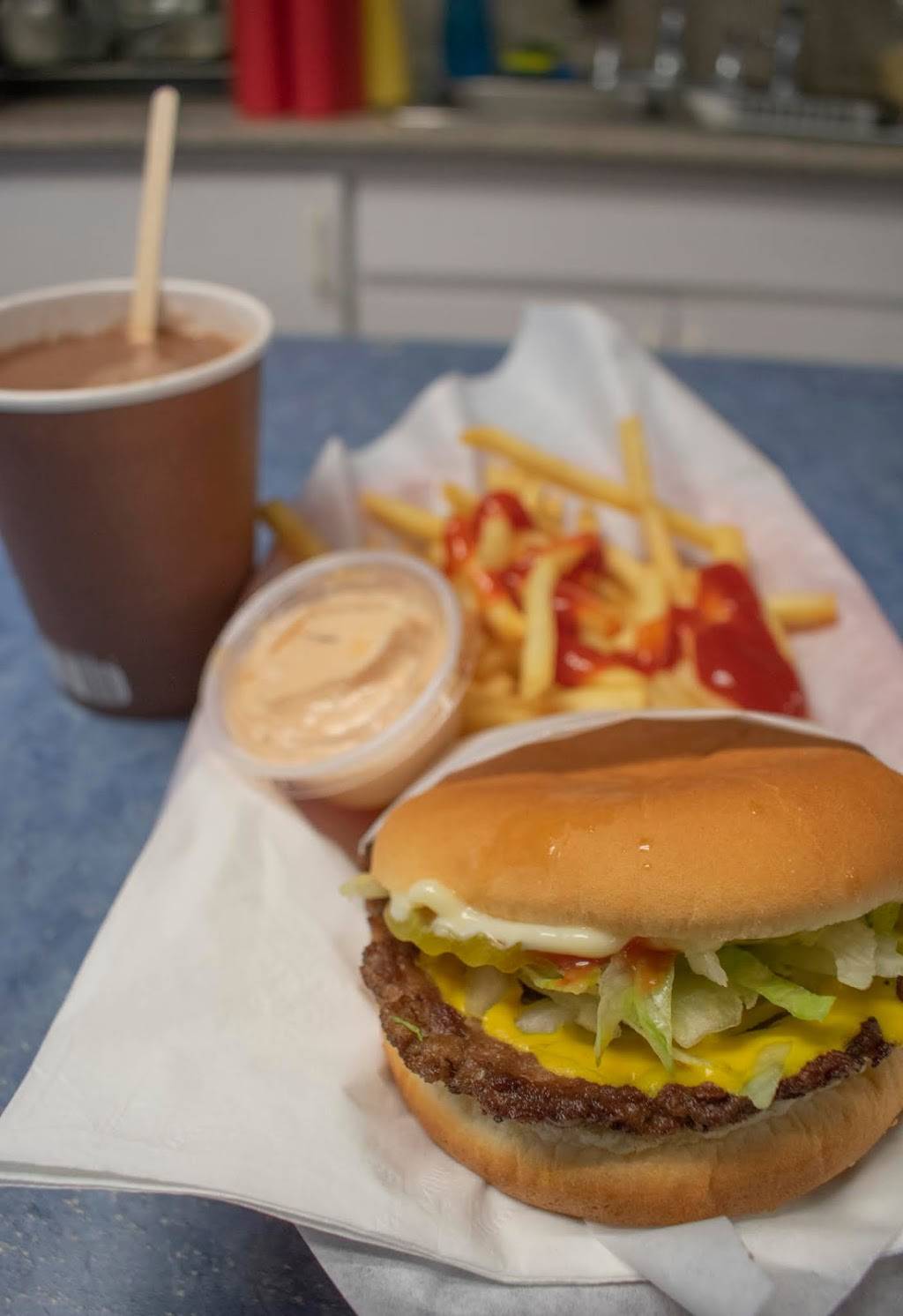 Damburger | restaurant | 1320 Placer St, Redding, CA 96001, USA | 5302410136 OR +1 530-241-0136