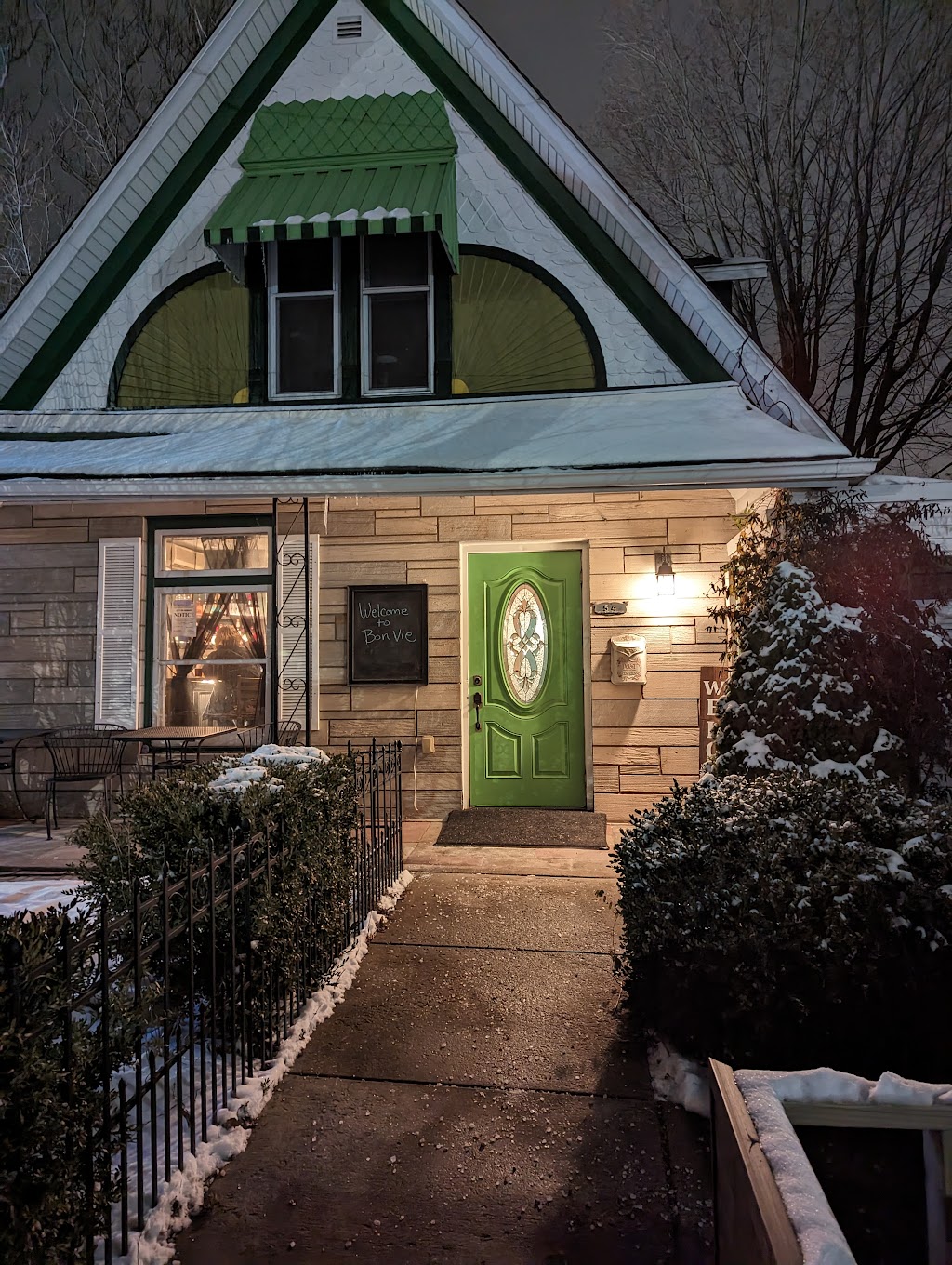 Bon Vie | restaurant | 54 Main St, Hobart, IN 46342, USA | 2199409638 OR +1 219-940-9638