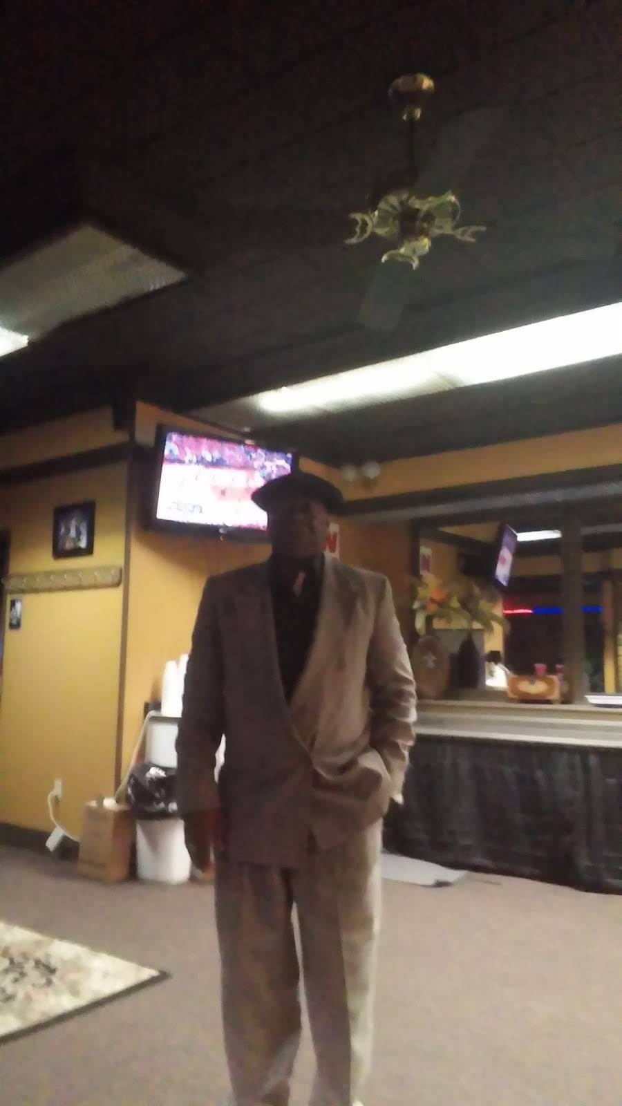 Hook Fish & Chicken | restaurant | 2545 Belmont Ave, Youngstown, OH 44505, USA | 3307434665 OR +1 330-743-4665