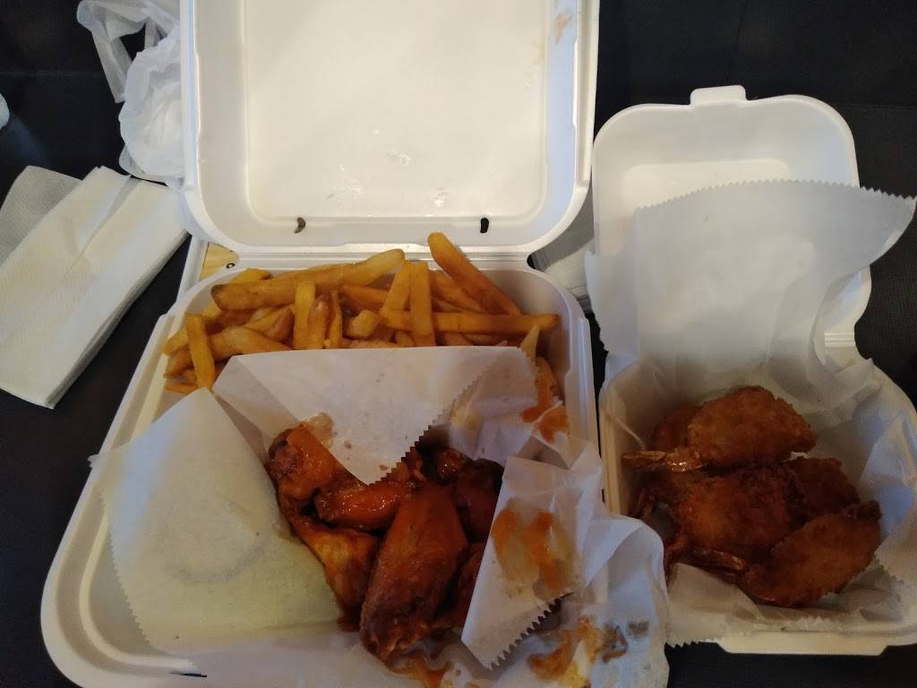 Wing spot | restaurant | 5675 N Front St #101, Philadelphia, PA 19120, USA | 2152242440 OR +1 215-224-2440