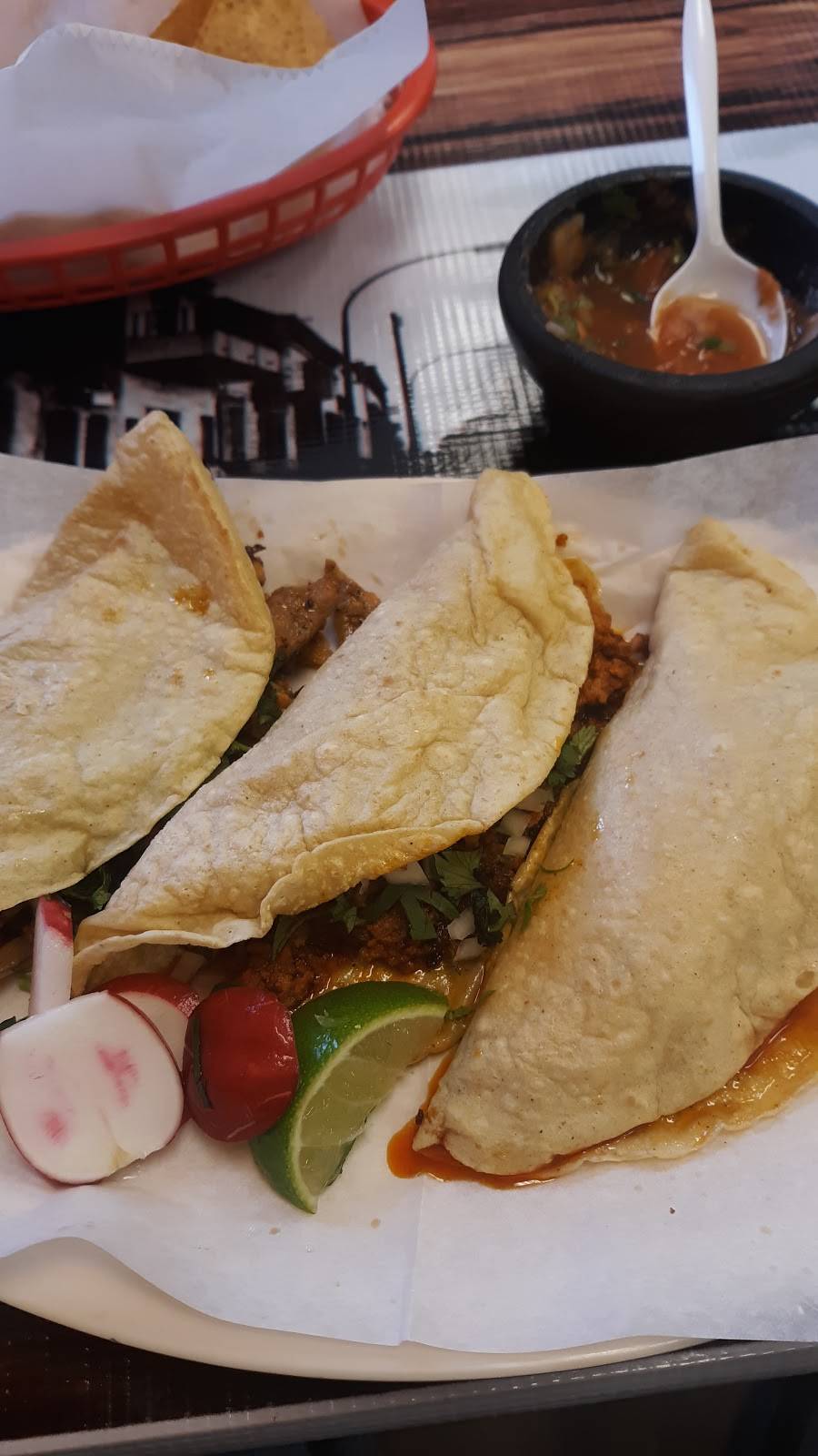 Birriería y Taquería El Arandas | restaurant | 2025 W 47th St, Chicago, IL 60609, USA | 8724445690 OR +1 872-444-5690