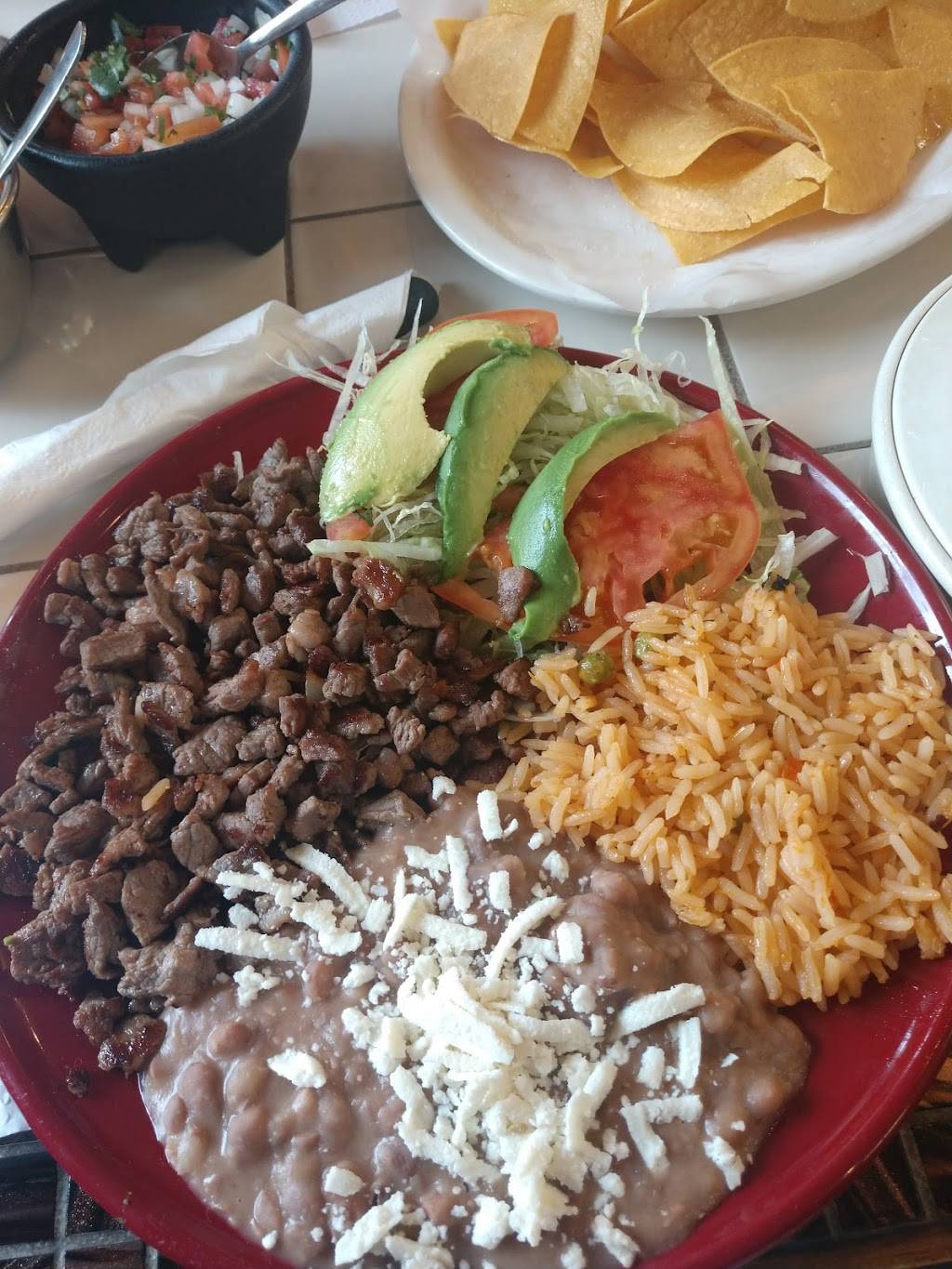El Pueblito | restaurant | 1027 Dillerville Rd, Lancaster, PA 17603, USA | 7173939411 OR +1 717-393-9411