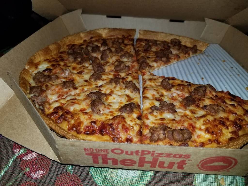 Pizza Hut | meal takeaway | 624 S Clovis Ave, Fresno, CA 93727, USA | 5592513000 OR +1 559-251-3000