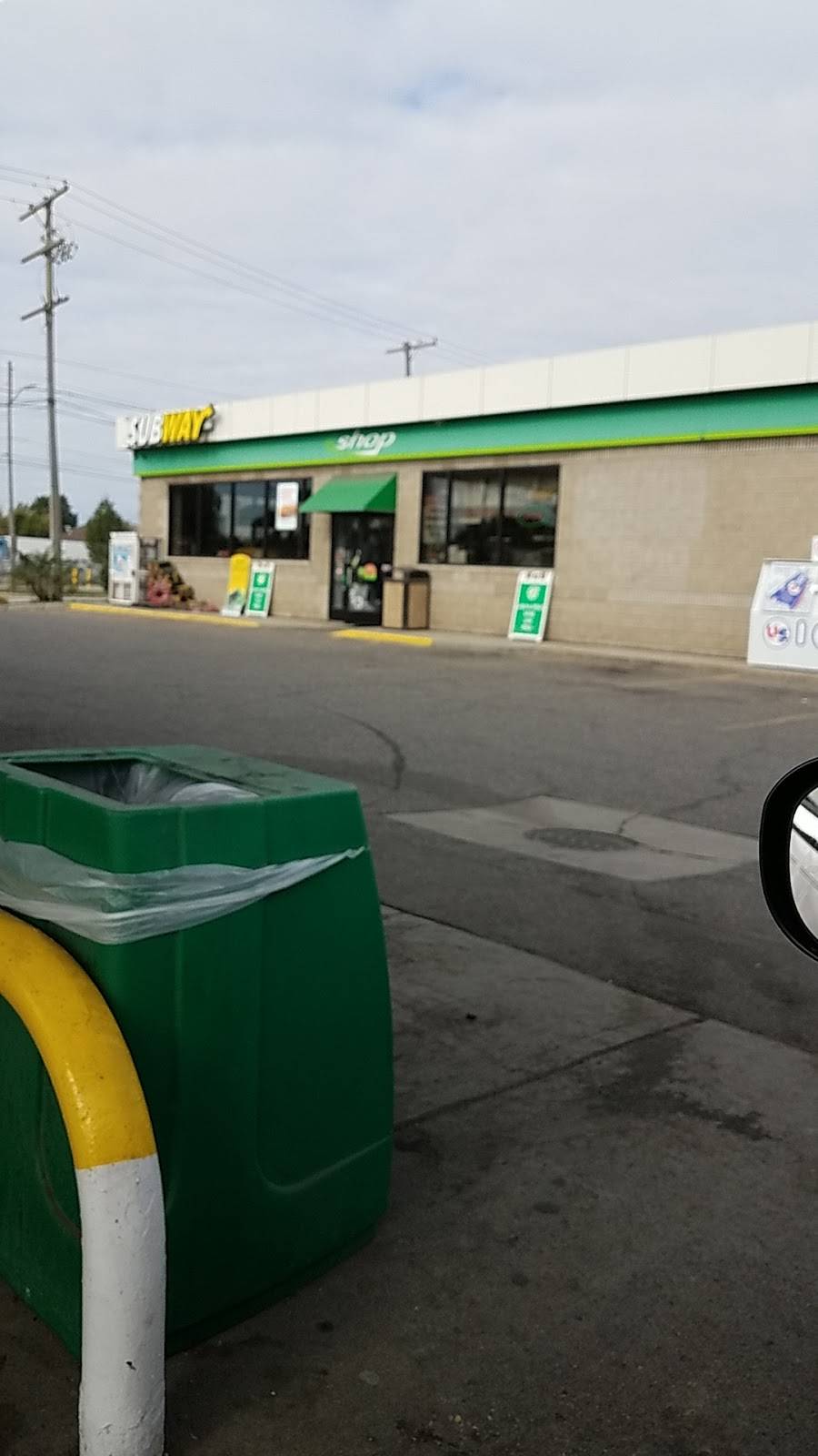 Subway | restaurant | 335 Schaefer Rd, Detroit, MI 48217, USA | 3138425500 OR +1 313-842-5500