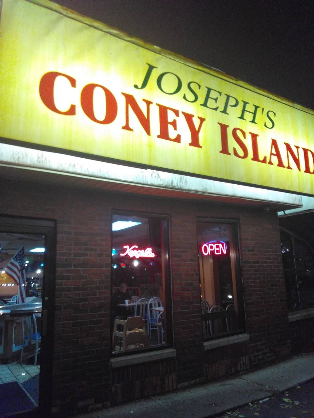 Josephs Coney Island | restaurant | 12500 E Jefferson Ave, Detroit, MI 48215, USA | 3138244900 OR +1 313-824-4900