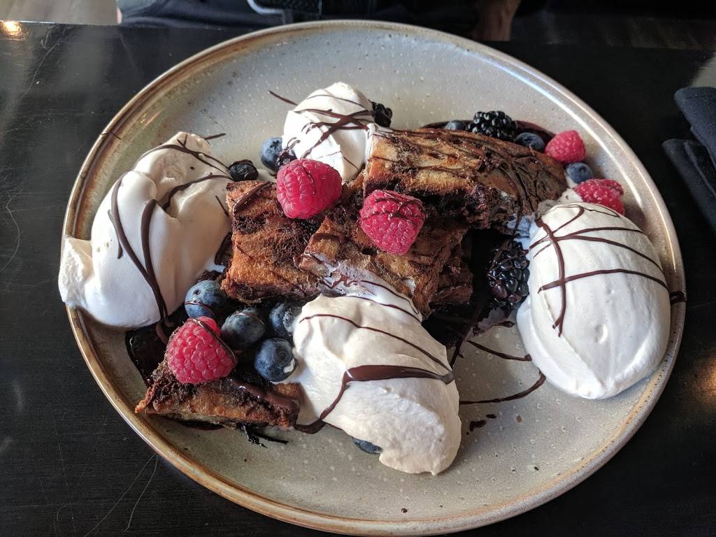 Gilt Restaurant | restaurant | 305 King St W #102, Kitchener, ON N2G 1B9, Canada | 5199546100 OR +1 519-954-6100