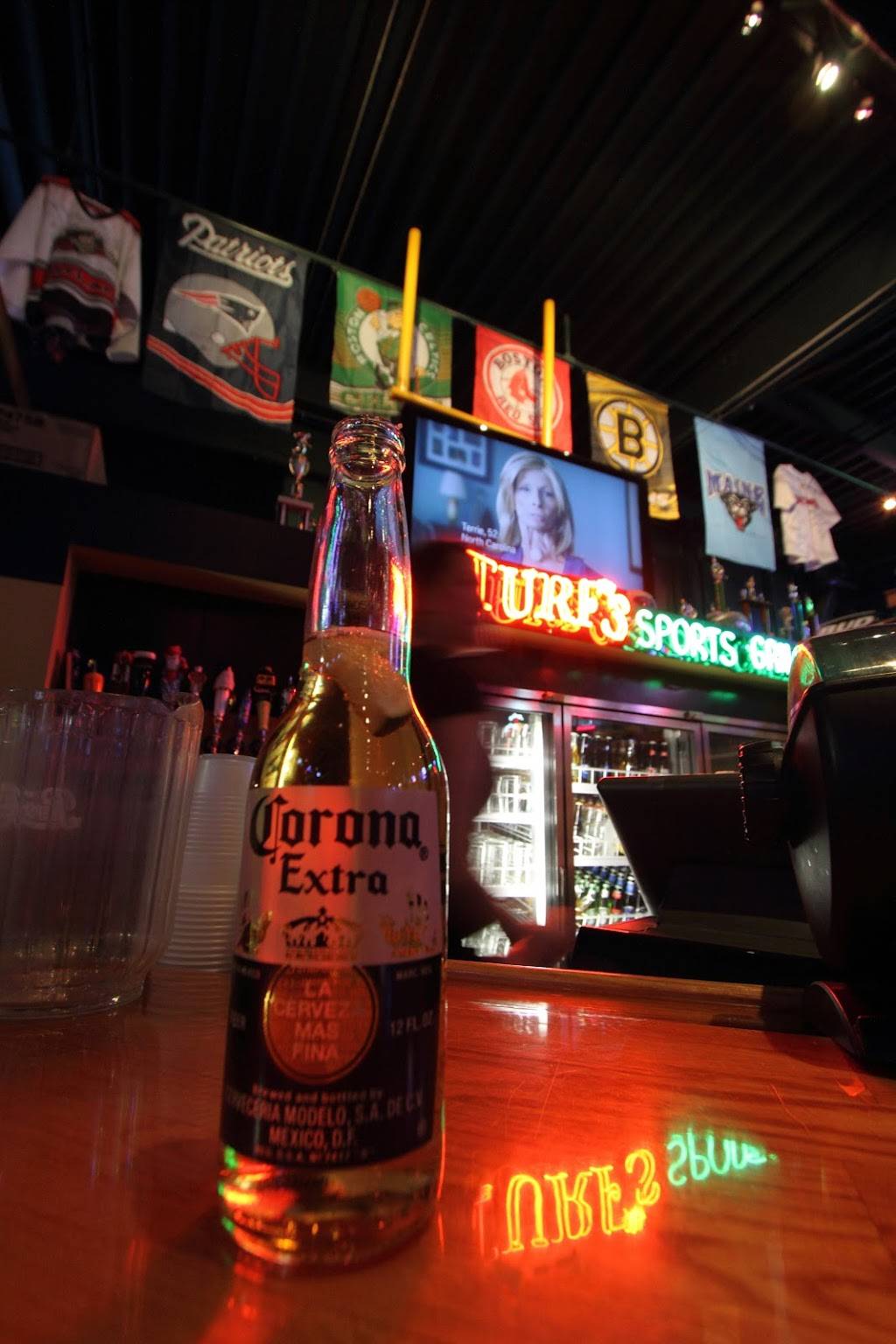Turfs Sports Grill | restaurant | 512 Warren Ave, Portland, ME 04103, USA | 2072212343 OR +1 207-221-2343