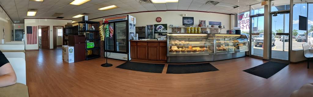 Tail Gate Deli | restaurant | 741 Delaware Rd, Buffalo, NY 14223, USA | 7168775401 OR +1 716-877-5401