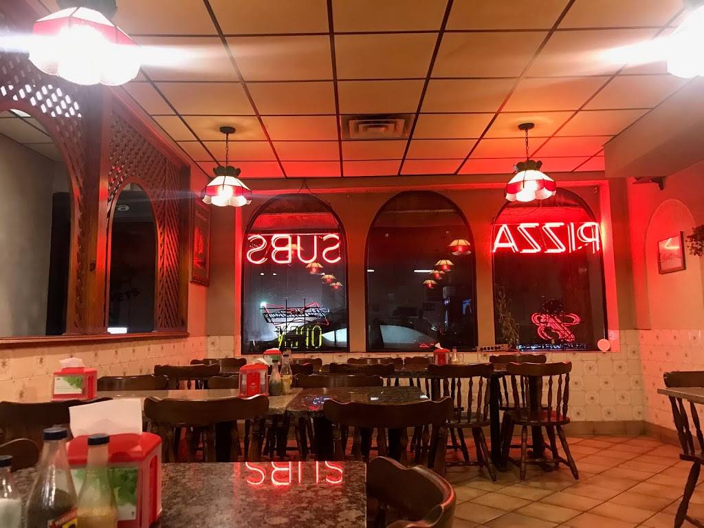 Lillos Pizza | restaurant | 1824 67 Main St, Walden, NY 12586, USA | 8457785612 OR +1 845-778-5612