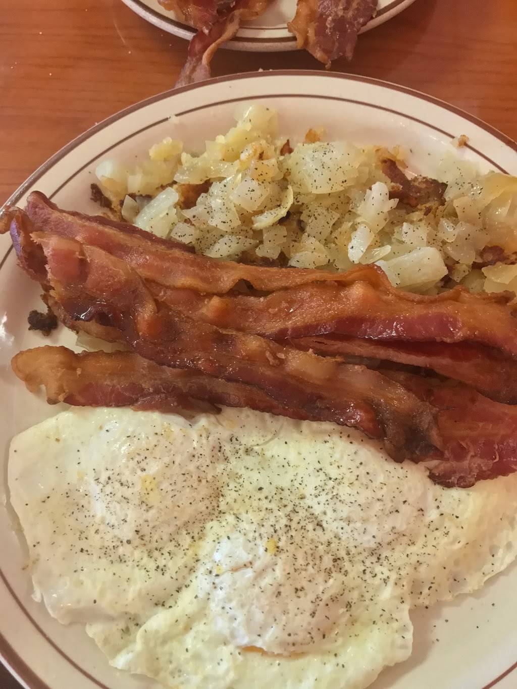 Middletown Family Restaurant | restaurant | 5240 Summit Bridge Rd, Middletown, DE 19709, USA | 3023761227 OR +1 302-376-1227