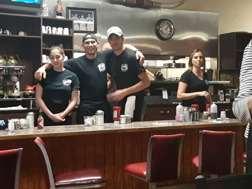 Chuck Wagon Restaurant | restaurant | 7628 SW 117th Ave, Miami, FL 33183, USA | 3052742263 OR +1 305-274-2263