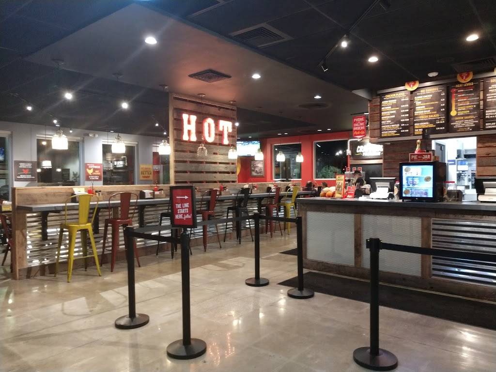 Joellas Hot Chicken | restaurant | 7893 113th St, Seminole, FL 33772, USA | 7272921001 OR +1 727-292-1001