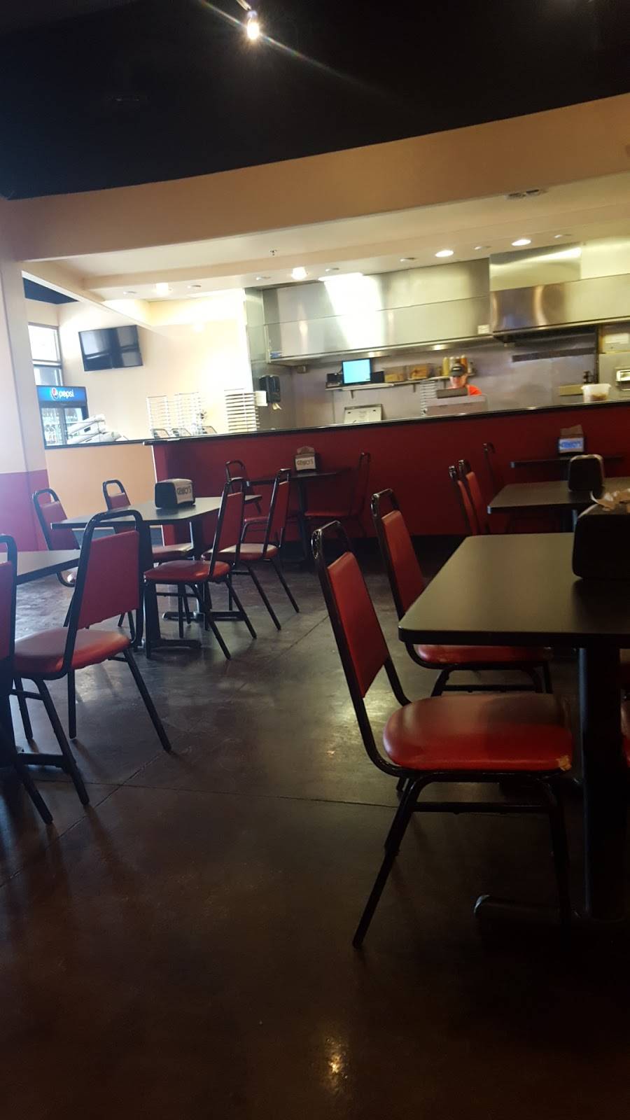 Genos Giant Slice #4 | restaurant | 2510 E Hunt Hwy, San Tan Valley, AZ 85143, USA | 4808881818 OR +1 480-888-1818