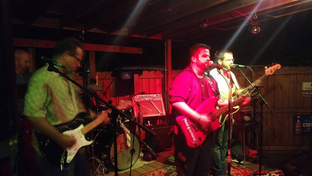 Fox Field Neighborhood Bar and Grille | restaurant | 406 Howard St, Columbia, SC 29205, USA | 8037280420 OR +1 803-728-0420