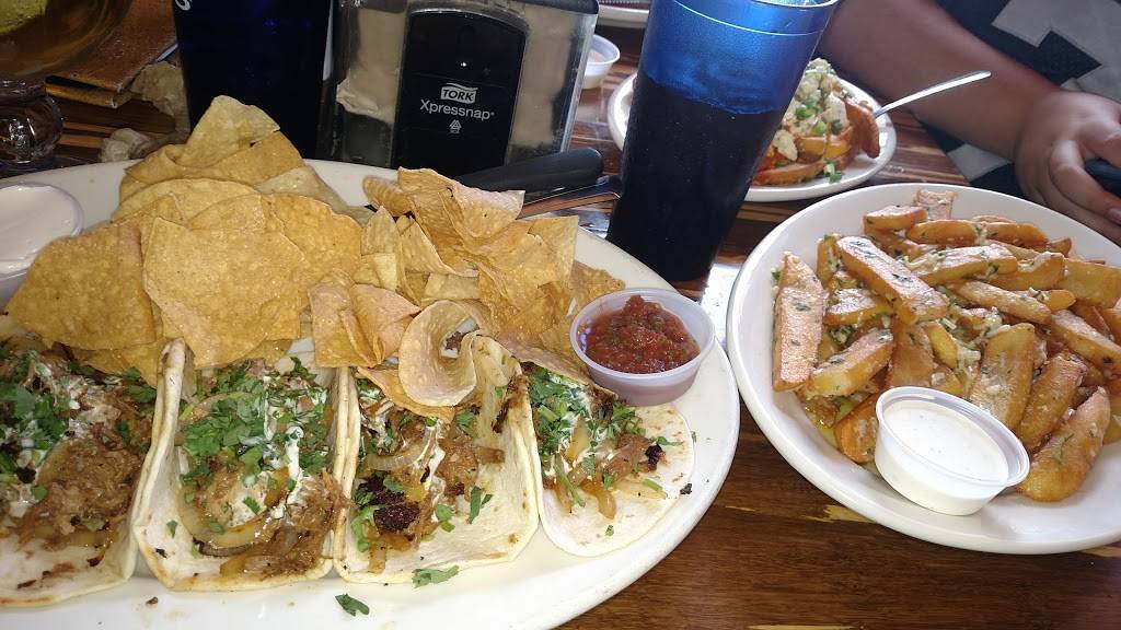 Schooners Patio Grille | restaurant | 22903 Soledad Canyon Rd, Santa Clarita, CA 91350, USA | 6613884765 OR +1 661-388-4765