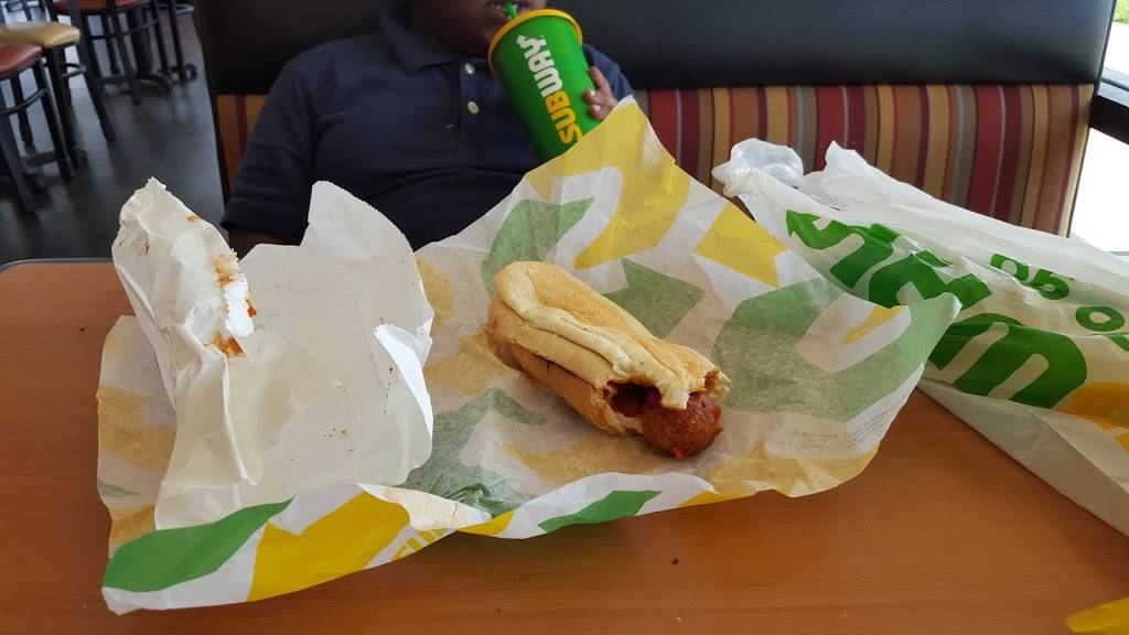 Subway Restaurants | restaurant | 10325 Lake June Rd Suite 100, Dallas, TX 75217, USA | 9723291852 OR +1 972-329-1852