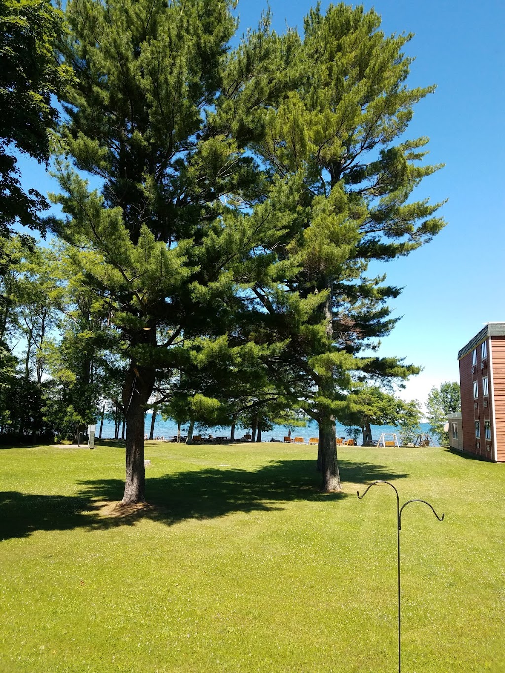 Pauls Restaurant & Lounge | restaurant | 120 Lincoln Ave, Ontonagon, MI 49953, USA | 9068855311 OR +1 906-885-5311