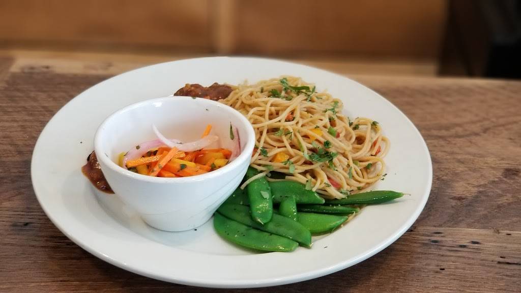 EatandEvolve Bistro | restaurant | 5832 N Knoxville Ave suite k, Peoria, IL 61614, USA | 3099664767 OR +1 309-966-4767