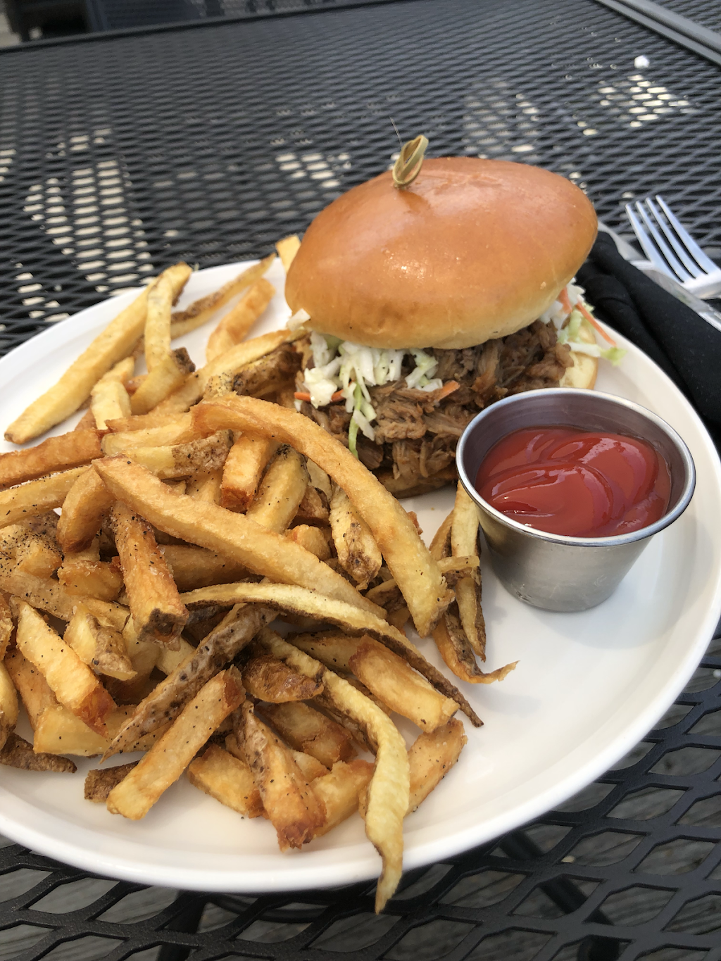 Chipper’s Club | restaurant | 659 Atlanta St, Roswell, GA 30075, USA | 4702821892 OR +1 470-282-1892