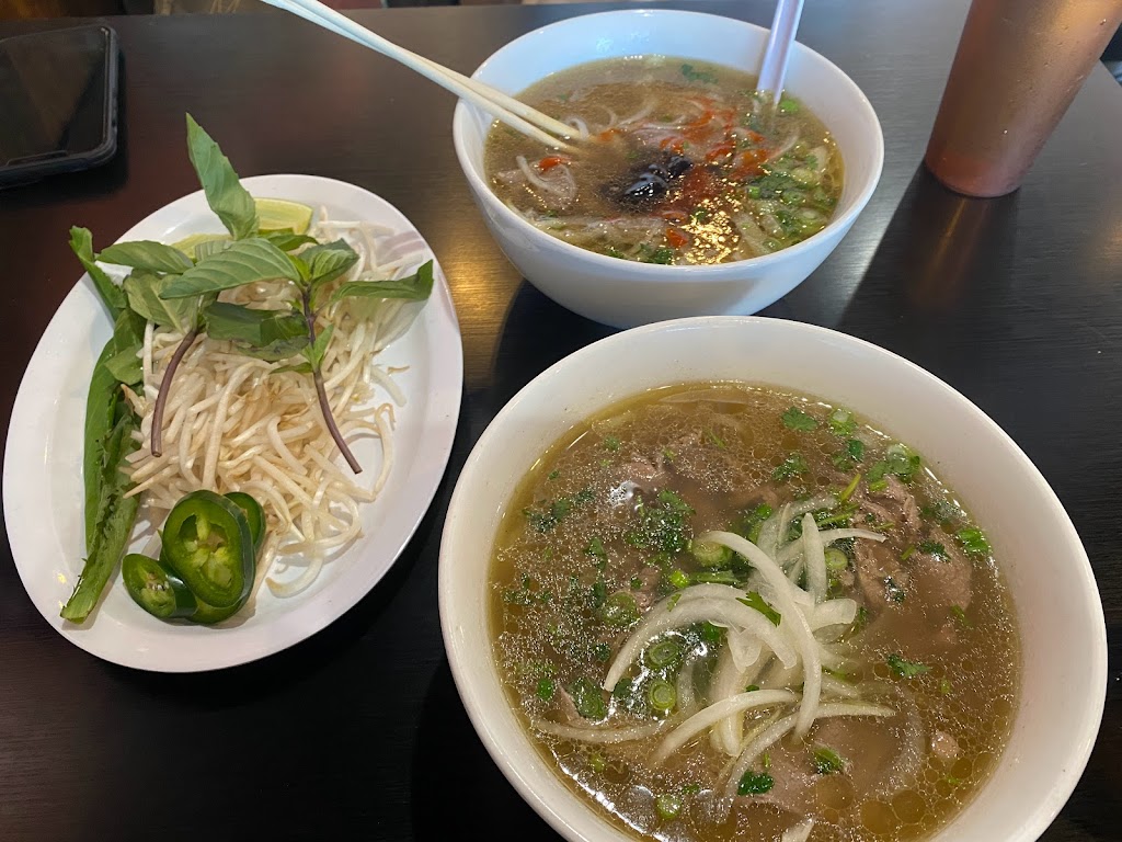 Vinas Kitchen Vietnamese | restaurant | 4435 S Rural Rd, Tempe, AZ 85282, USA | 4806992539 OR +1 480-699-2539