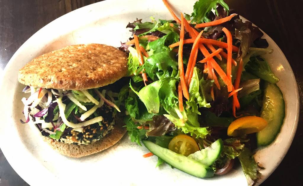 Menotomy Grill & Tavern | restaurant | 8602, 25 Massachusetts Ave, Arlington, MA 02474, USA | 7816481775 OR +1 781-648-1775