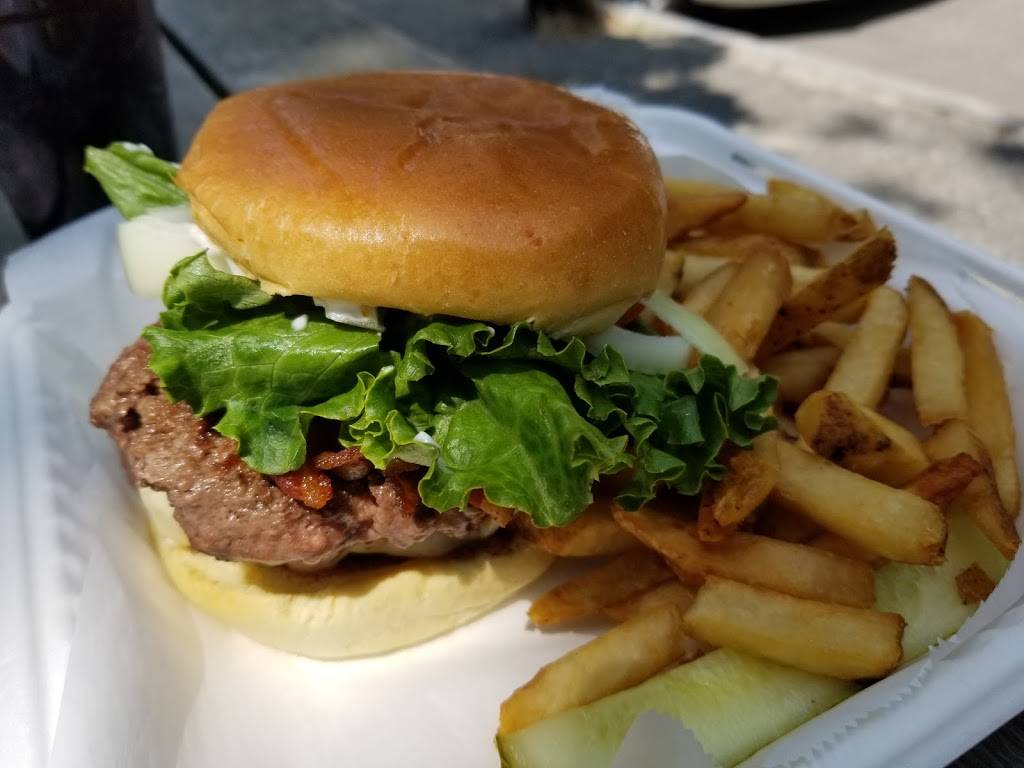 Lighthouse Inn & Restaurant | restaurant | 12 Main St, Seal Harbor, ME 04675, USA | 2072763958 OR +1 207-276-3958