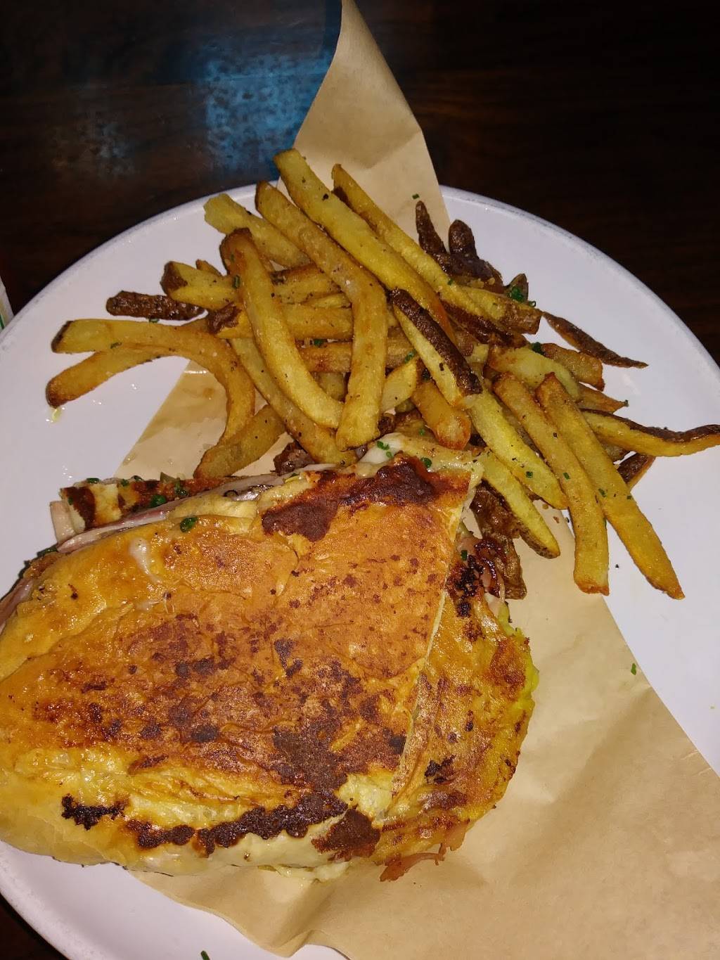 B Street Public House | restaurant | 117 Broadway St, Chico, CA 95928, USA | 5308998203 OR +1 530-899-8203