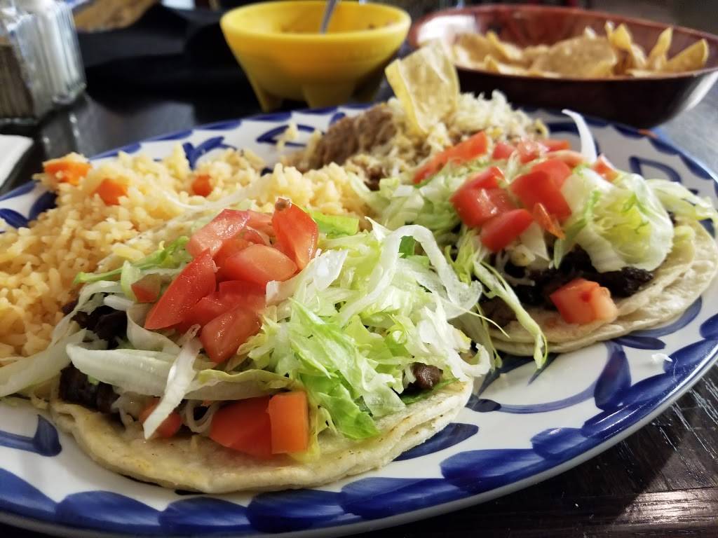 El Garcia Restaurant | restaurant | 7515 N Western Ave, Chicago, IL 60645, USA | 8722087144 OR +1 872-208-7144