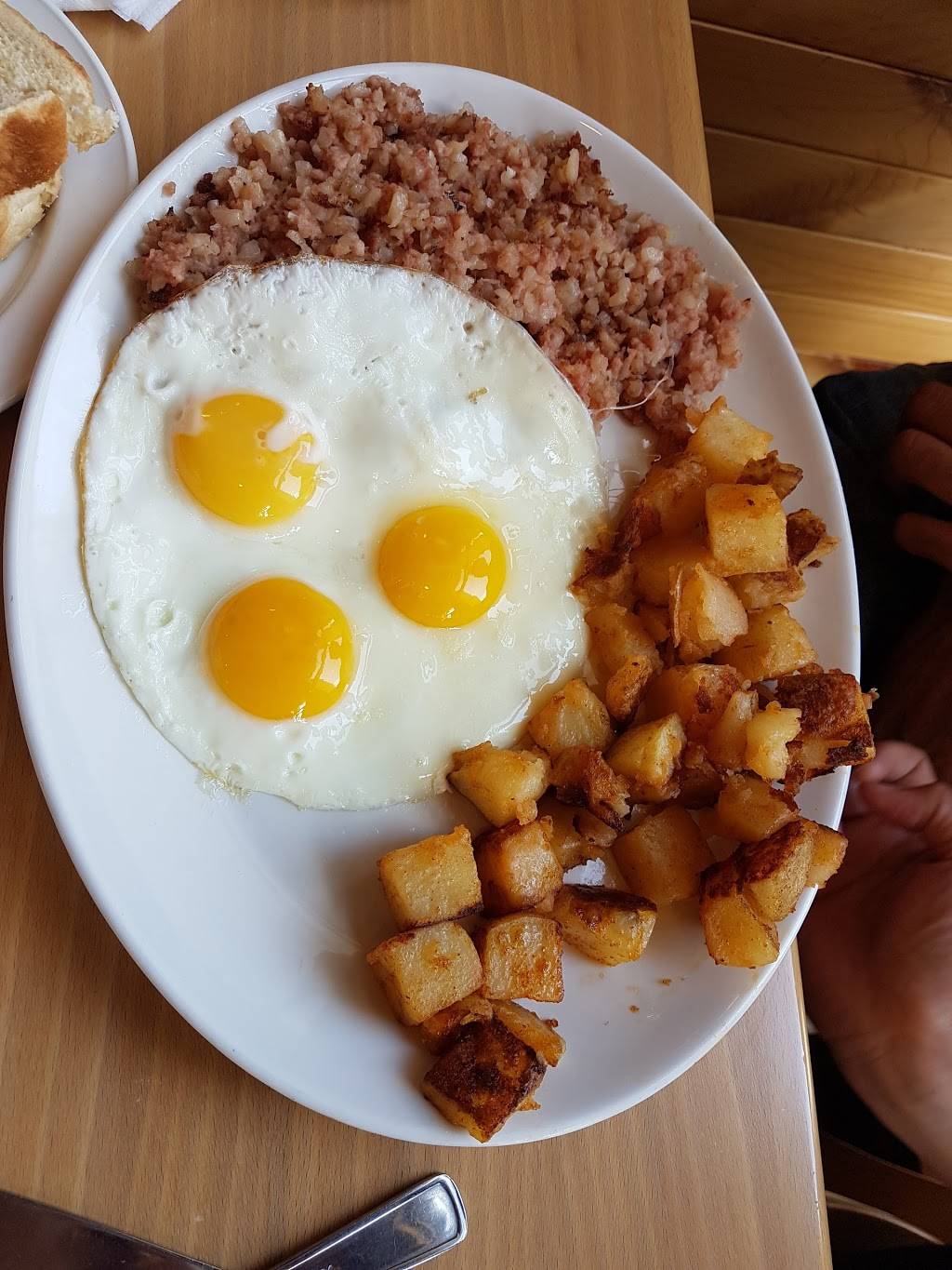 Sunset Grill | restaurant | 728 Burloak Dr, Burlington, ON L7L 6P2, Canada | 2893373999 OR +1 289-337-3999