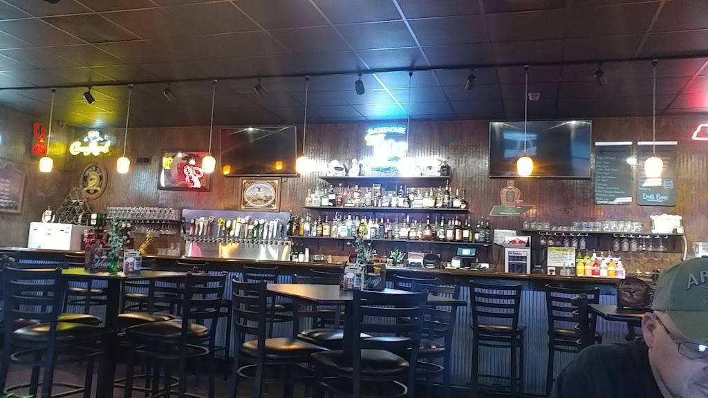 Smokehouse Bar & Grill | restaurant | 708 W Race St, Kingston, TN 37763, USA | 8652488026 OR +1 865-248-8026