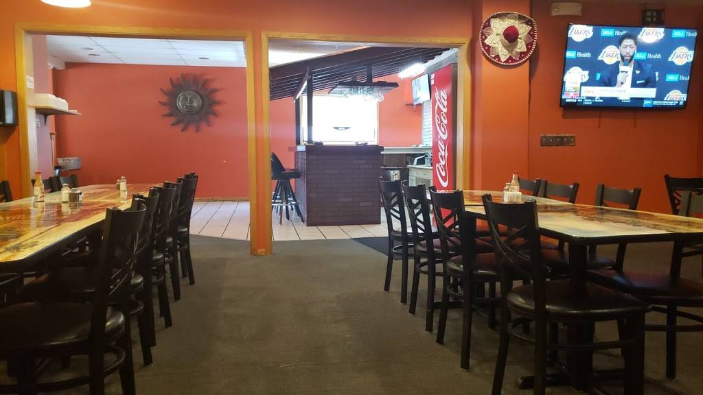 EL Mezcalito | restaurant | 1200 6th St, Nevada, IA 50201, USA | 5153823121 OR +1 515-382-3121