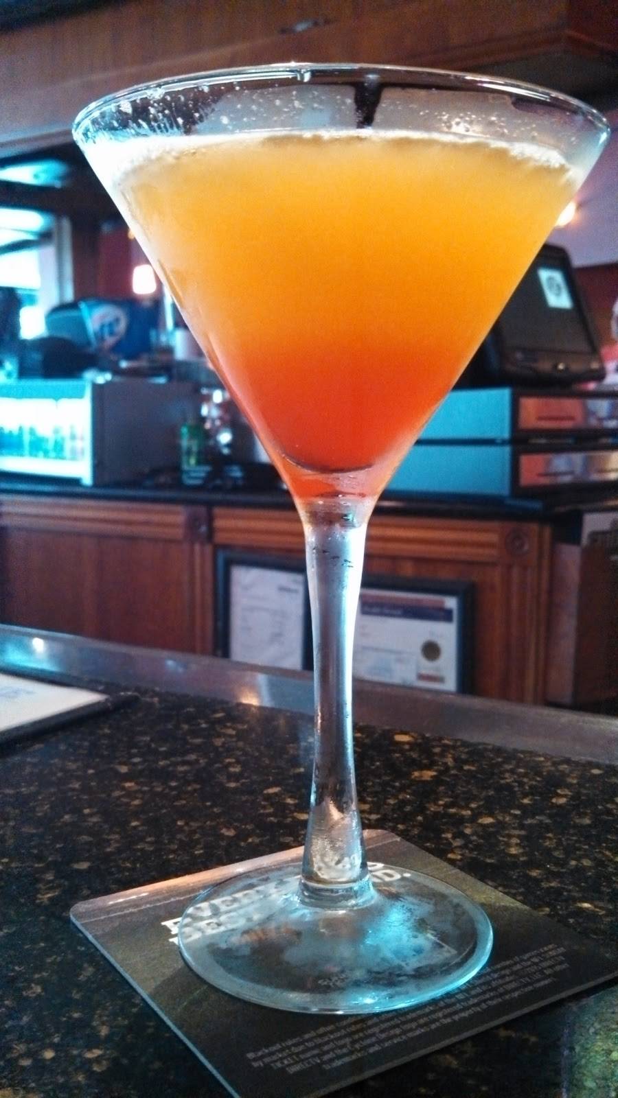 Guidos Bar & Grill | restaurant | 2 E Main St, Champaign, IL 61820, USA | 2173593148 OR +1 217-359-3148