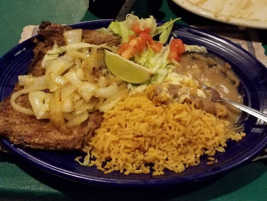 Swayz Mexican Grill | restaurant | 4048 S Packard Ave, St Francis, WI 53235, USA | 4144861380 OR +1 414-486-1380