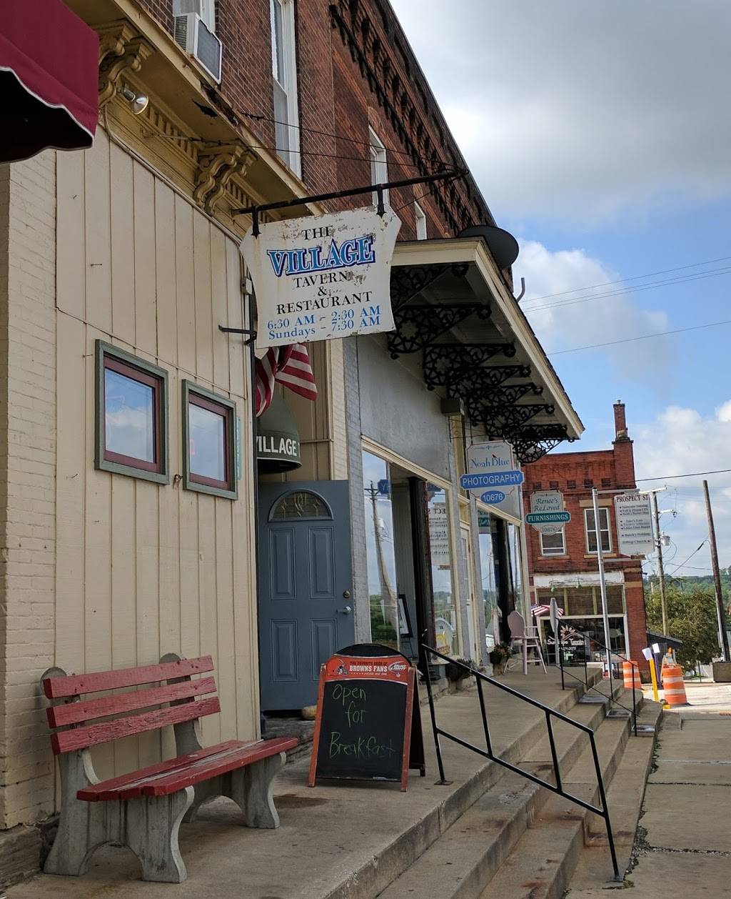 Village Tavern | restaurant | 10678 Main St, Mantua, OH 44255, USA | 3302748201 OR +1 330-274-8201