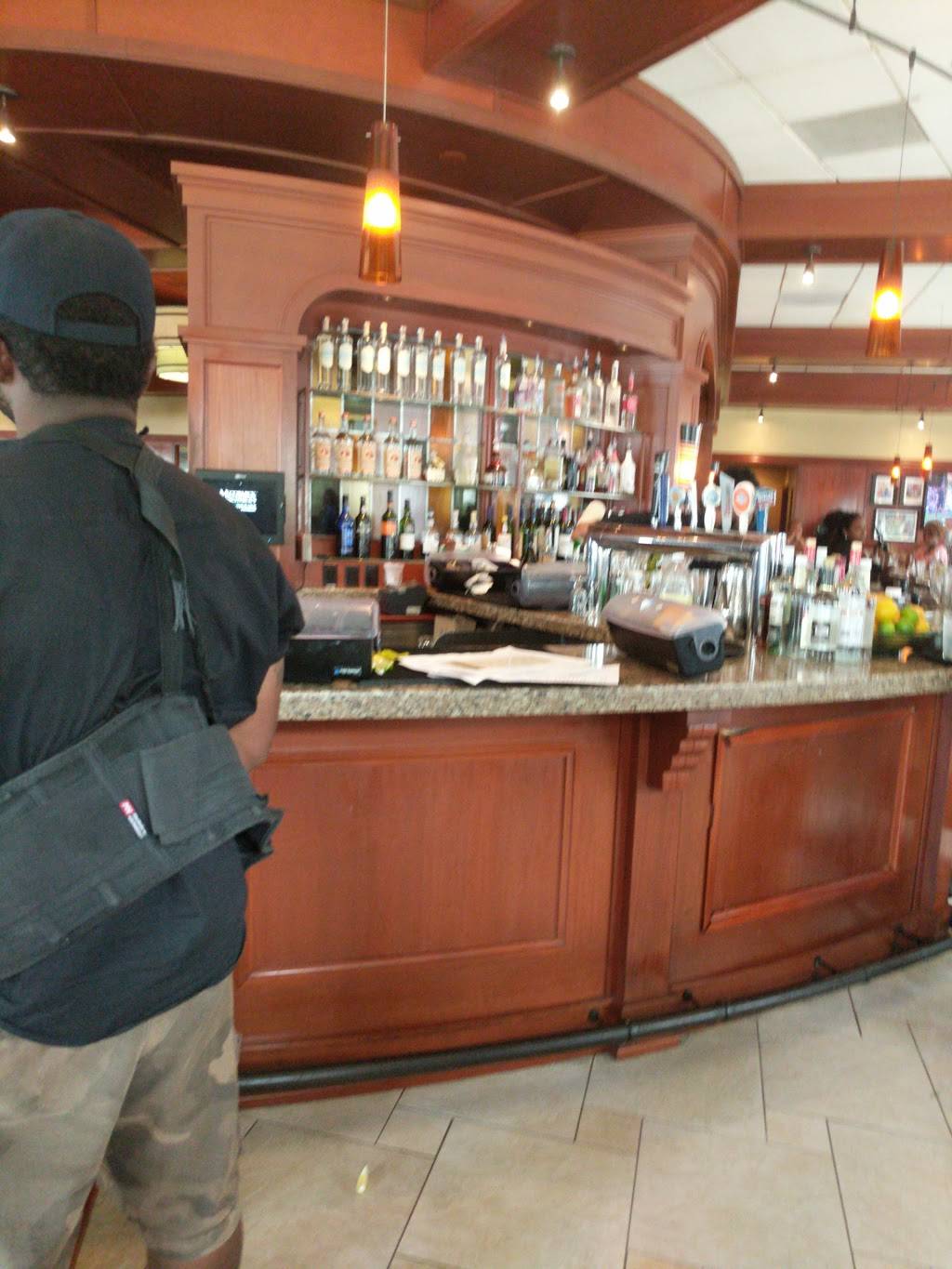 McCormick & Schmicks Seafood & Steaks | restaurant | 145 National Plaza, Oxon Hill, MD 20745, USA | 3015676224 OR +1 301-567-6224