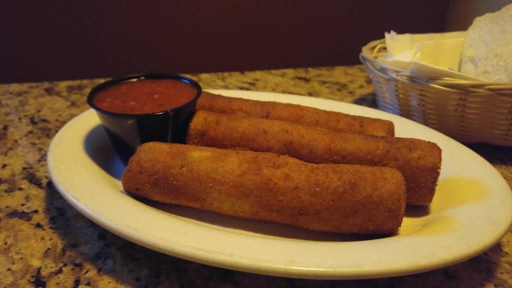 Papas Bar & Grille | restaurant | 208 Highland Ave, Malden, MA 02148, USA | 7813220105 OR +1 781-322-0105