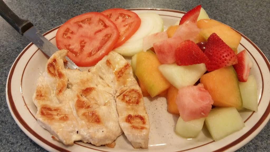 Larrys Place | restaurant | 221 W Main St, Anamosa, IA 52205, USA | 3194626950 OR +1 319-462-6950